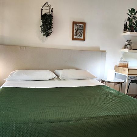 Casa Viola A 900 Mt Dalla Staz. Centrale Пескара Экстерьер фото