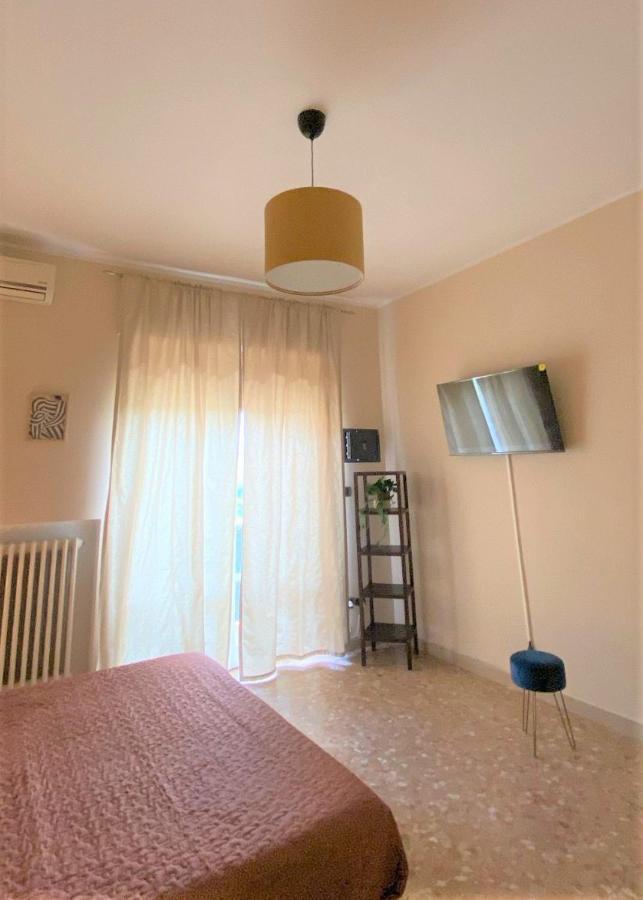 Casa Viola A 900 Mt Dalla Staz. Centrale Пескара Экстерьер фото
