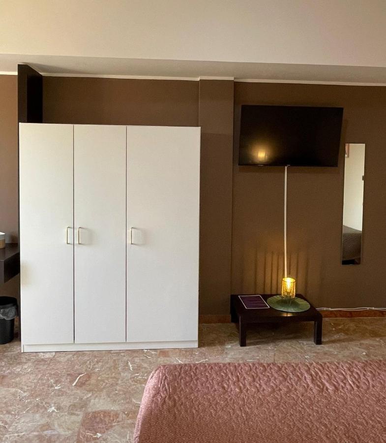 Casa Viola A 900 Mt Dalla Staz. Centrale Пескара Экстерьер фото